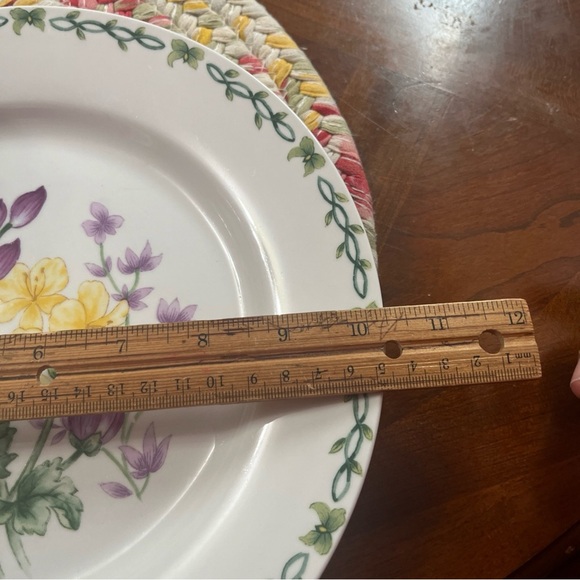 Floral Garden Geraniums By Thomson 10 1/2" Dinner Plate(s). 1 Pc. - Picture 4 of 4